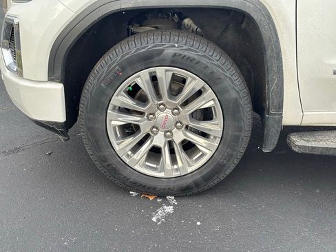 Used 2021 GMC Sierra 1500 Denali w/ Driver Alert Package II image 11