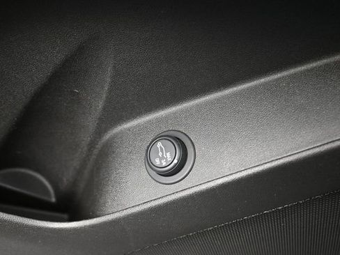 Used 2019 Chevrolet Equinox LT image 23