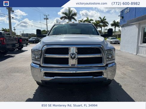 Used 2018 RAM 3500 Tradesman w/ Chrome Appearance Group RWD image 8