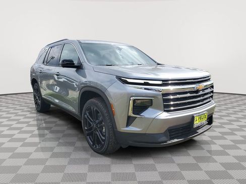 New 2026 Chevrolet Traverse LT w/ Driver Confidence Package image 2