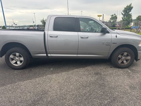 Used 2019 RAM 1500 Classic SLT AWD/4WD image 5