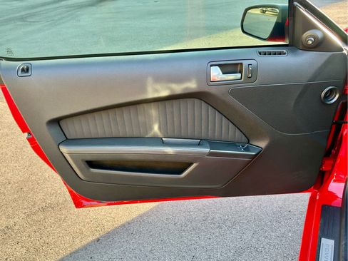 Used 2013 Ford Mustang Boss 302 w/ Boss 302 Accessory Pkg RWD image 9