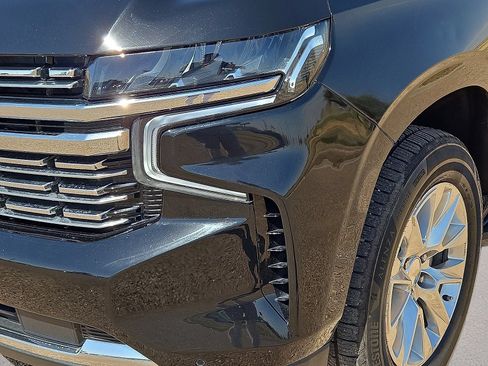Used 2022 Chevrolet Suburban Premier AWD/4WD image 9