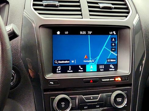 Used 2018 Ford Explorer XLT w/ Equipment Group 202A AWD/4WD image 20