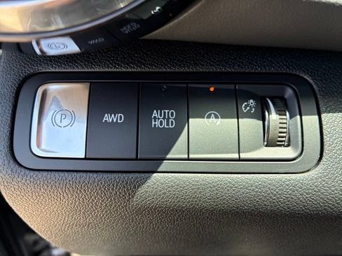 Used 2025 Chevrolet Equinox LT w/ Convenience Package II AWD/4WD image 27