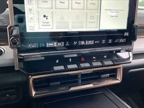 Used 2025 GMC Hummer EV 2X w/ LPO, Illumination Package AWD/4WD image 14