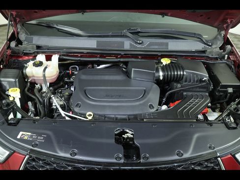 Used 2021 Chrysler Pacifica Touring-L w/ Uconnect Theater Family Group FWD image 19
