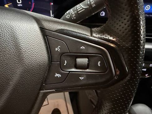 Used 2024 Chevrolet Trax RS FWD image 31