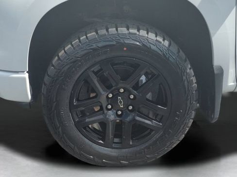 Used 2023 Chevrolet Silverado 1500 RST AWD/4WD image 10