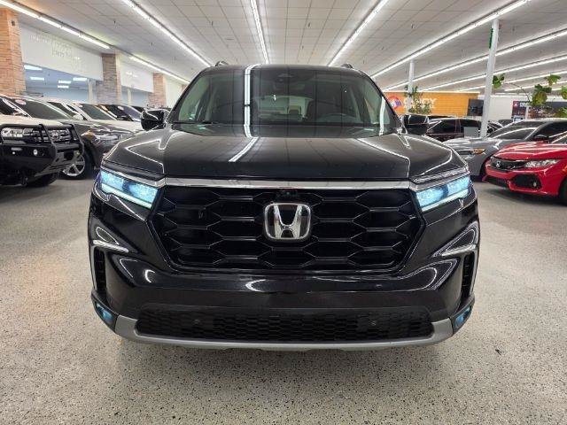 Used 2025 Honda Pilot Elite image 3