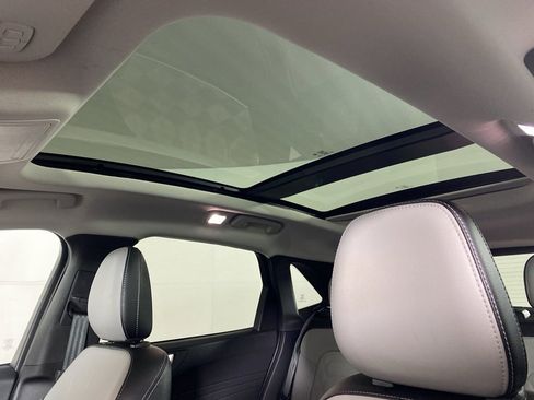 Used 2023 Ford Escape Platinum w/ Premium Technology Package image 30