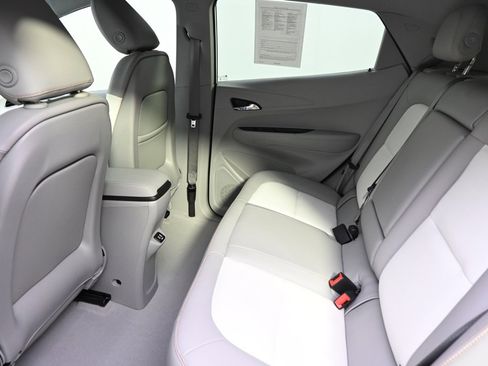 Used 2017 Chevrolet Bolt Premier w/ Infotainment Package image 21