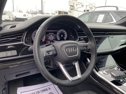 Used 2025 Audi Q8 Premium Plus image 17