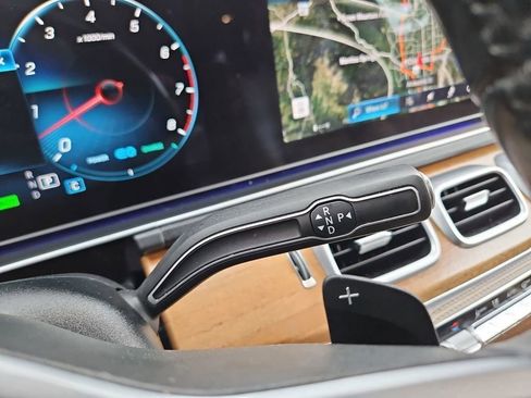 Used 2021 Mercedes-Benz GLS 450 4MATIC image 16