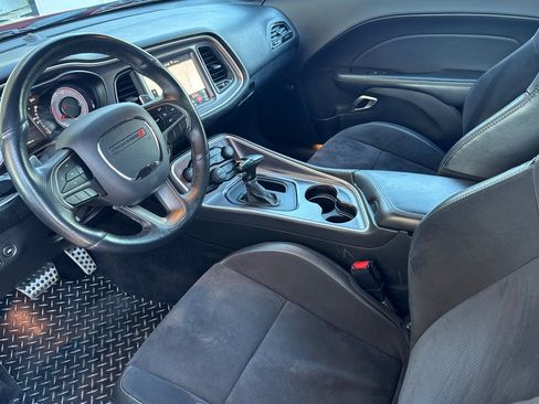 Used 2019 Dodge Challenger R/T Scat Pack w/ Shaker Package image 9
