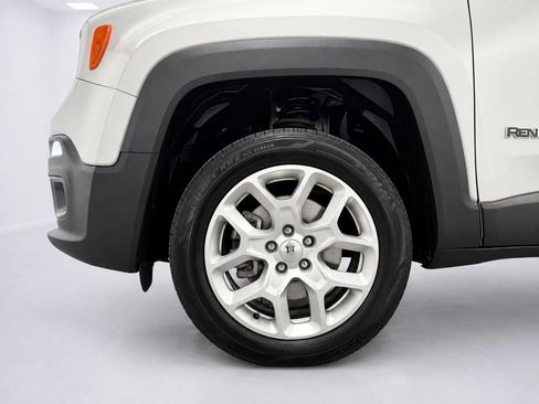 Used 2015 Jeep Renegade Latitude w/ Popular Equipment Group AWD/4WD image 6