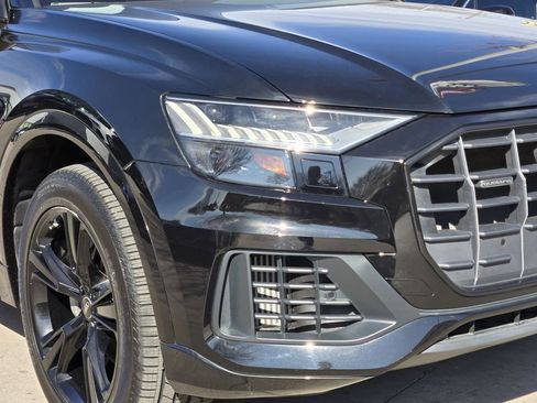 Used 2023 Audi Q8 Premium image 9