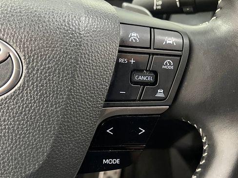 Used 2025 Toyota Camry SE image 37