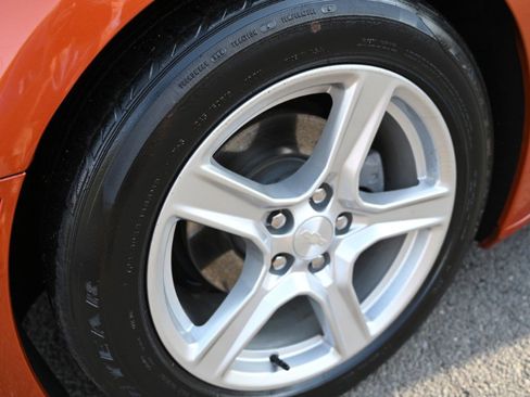 Used 2023 Chevrolet Camaro LT RWD image 10