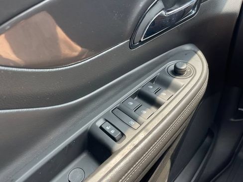Used 2019 Buick Encore Preferred AWD/4WD image 21