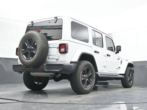 Used 2021 Jeep Wrangler Unlimited Sahara AWD/4WD image 22