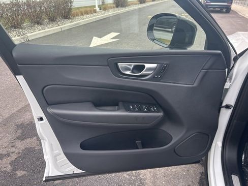 Certified 2025 Volvo XC60 B5 Plus image 14