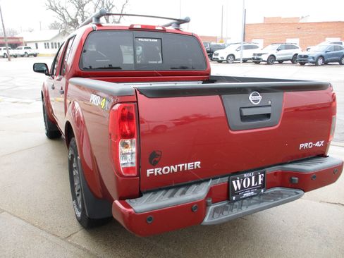 Used 2020 Nissan Frontier PRO-4X image 5