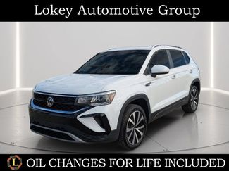 Used 2023 Volkswagen Taos SE w/ Panoramic Sunroof Package FWD video 1
