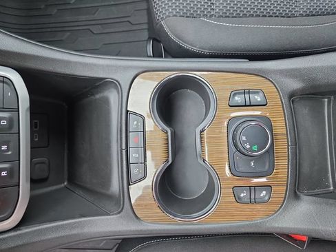 Used 2023 GMC Acadia SLE w/ Driver Convenience Package FWD image 22