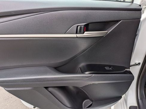 Used 2025 Toyota Camry SE image 25