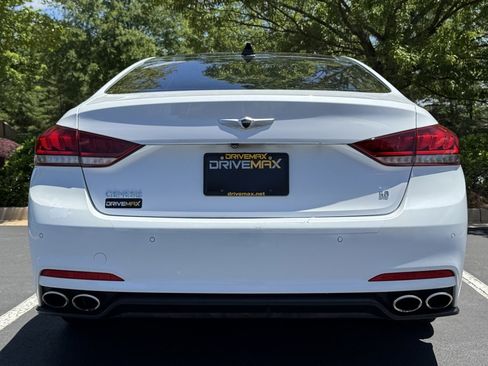 Used 2015 Hyundai Genesis 5.0 image 8