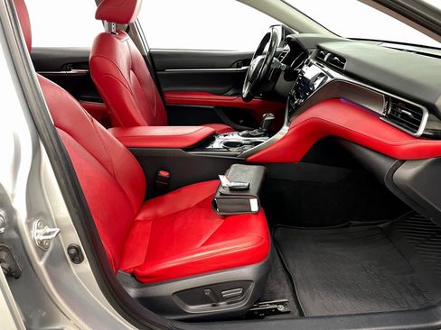 Used 2019 Toyota Camry XSE image 36