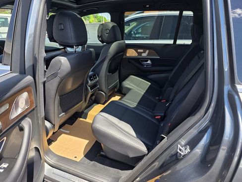 New 2026 Mercedes-Benz GLS 580 4MATIC image 27