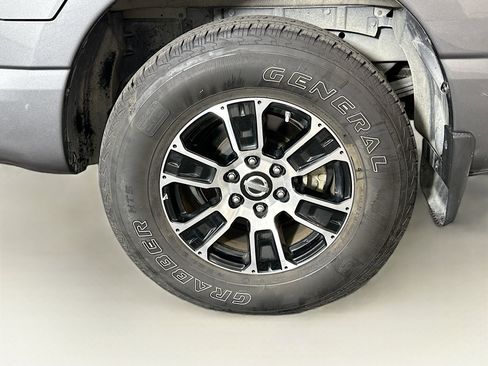 Used 2022 Nissan Titan SV w/ Accessory Utility Package RWD image 11