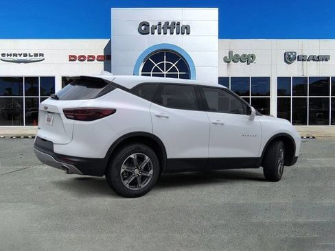 Used 2023 Chevrolet Blazer LT FWD image 4