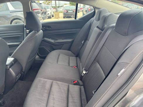 Used 2025 Nissan Altima 2.5 SV FWD image 22