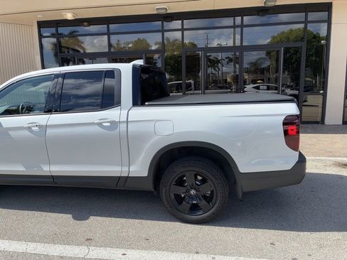 Used 2024 Honda Ridgeline Black Edition image 8