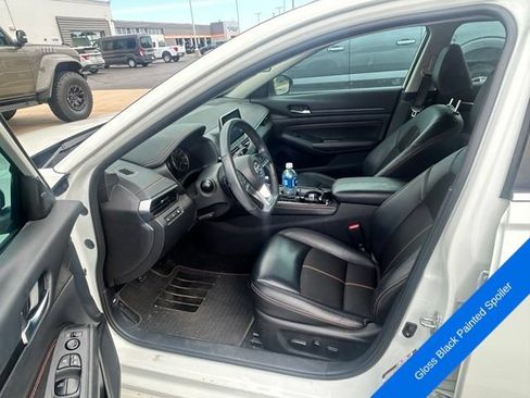Used 2022 Nissan Altima 2.5 SR w/ Midnight Edition Package FWD image 11