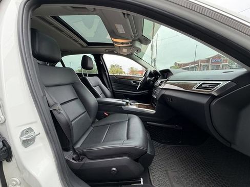 Used 2016 Mercedes-Benz E 350 4MATIC Sedan image 23