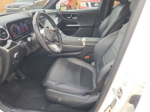 Used 2024 Mercedes-Benz GLC 300 w/ Winter Package image 15