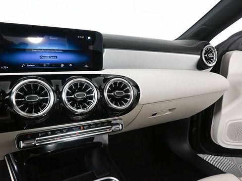 Used 2023 Mercedes-Benz CLA 250 image 13