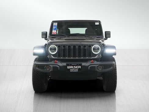 Used 2024 Jeep Wrangler Unlimited Rubicon w/ Convenience Group AWD/4WD image 8