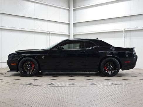 Used 2023 Dodge Challenger SRT Hellcat w/ Driver Convenience Group RWD image 4