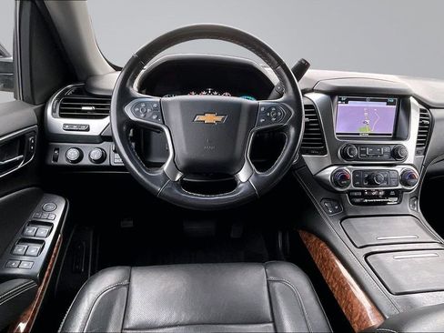 Used 2020 Chevrolet Tahoe Premier w/ Premier 6.2L Value Package image 5