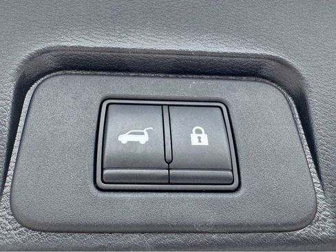 Used 2021 Nissan Rogue SL image 16