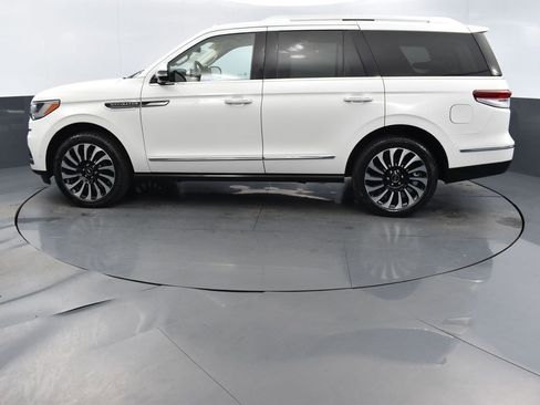 Certified 2022 Lincoln Navigator Black Label image 2