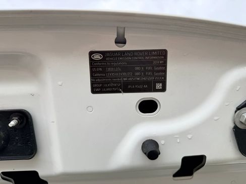 Used 2018 Land Rover Discovery SE image 35