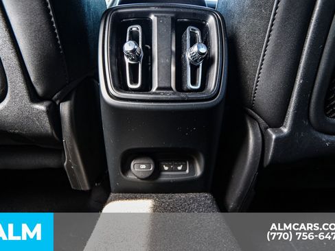 Used 2022 Volvo XC40 P8 Recharge Ultimate image 61