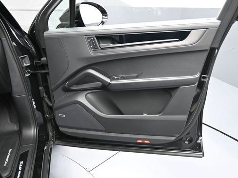 Certified 2025 Porsche Cayenne GTS image 29