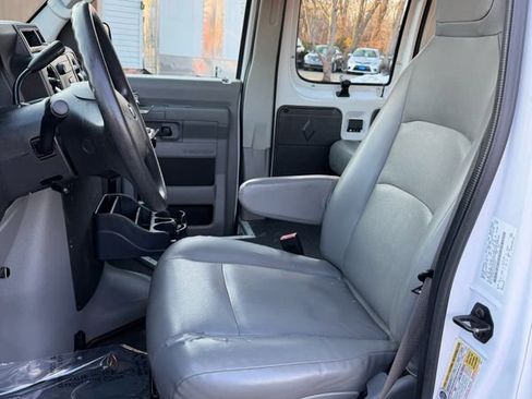 Used 2014 Ford E-150 and Econoline 150 w/ Power Group image 9